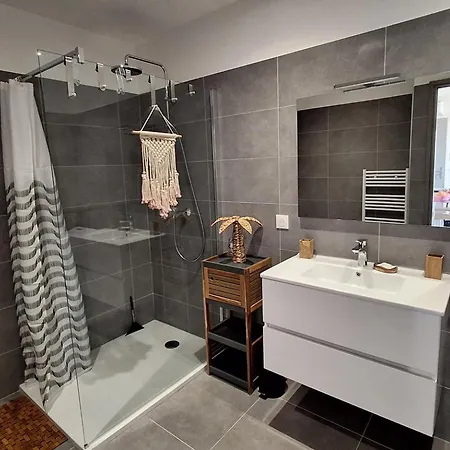 4 Pers - Comforts - Sea And Mountain View Apartament