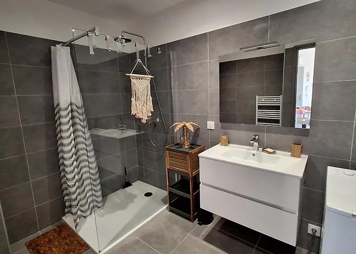 4 Pers - Comforts - Sea And Mountain View Apartment